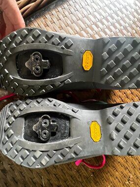 Cycling shoes for road, hybrid or mountain Bike